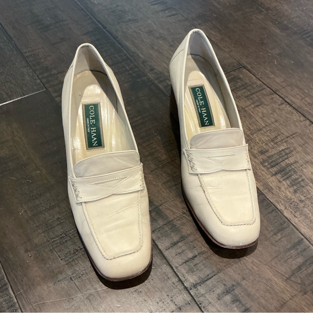 Cole Haan Off-White Leather Loafers 7.5B